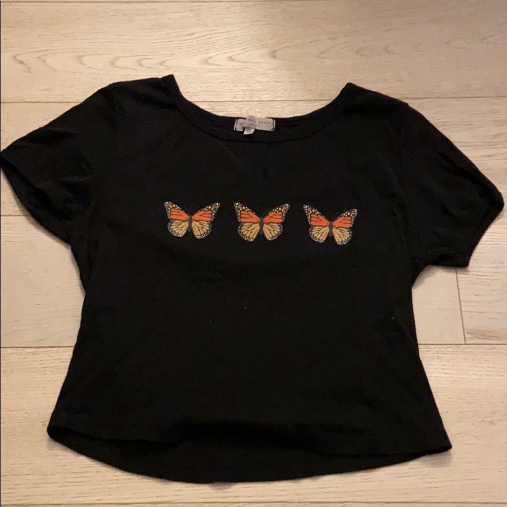 UO BUTTERFLIES TEE